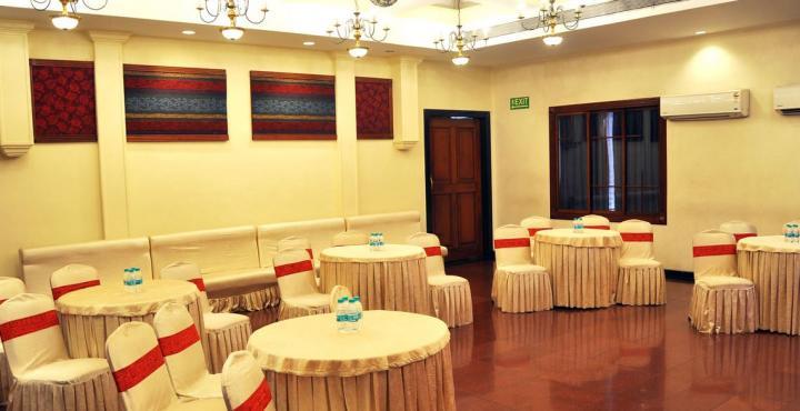 Abbott Hotel Navi Mumbai Eksteriør billede