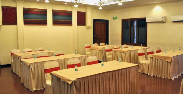 Abbott Hotel Navi Mumbai Eksteriør billede