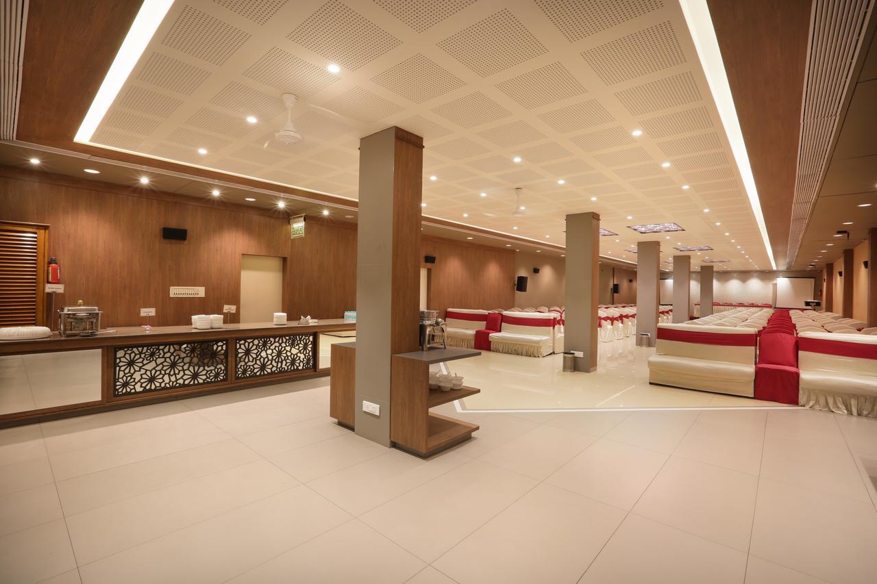 Abbott Hotel Navi Mumbai Eksteriør billede