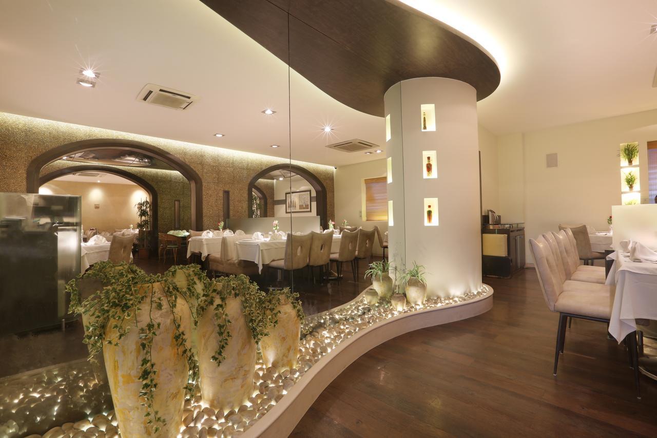 Abbott Hotel Navi Mumbai Eksteriør billede