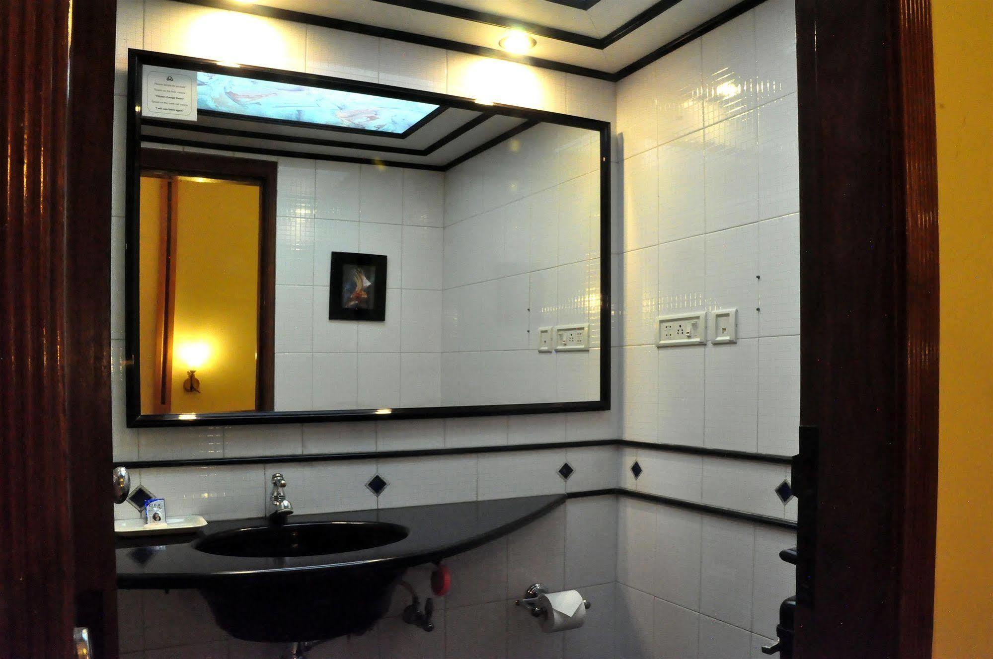Abbott Hotel Navi Mumbai Eksteriør billede