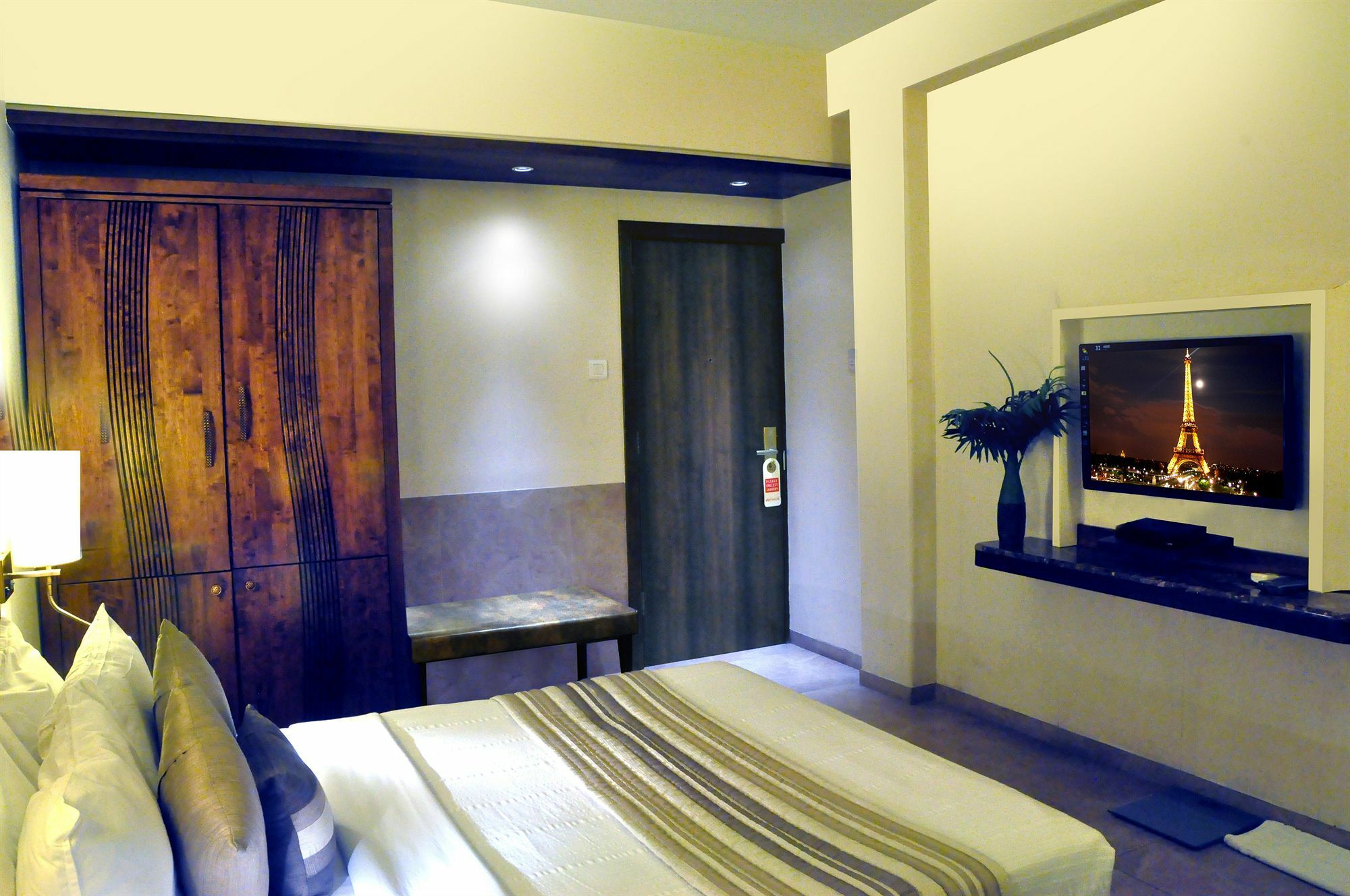 Abbott Hotel Navi Mumbai Eksteriør billede