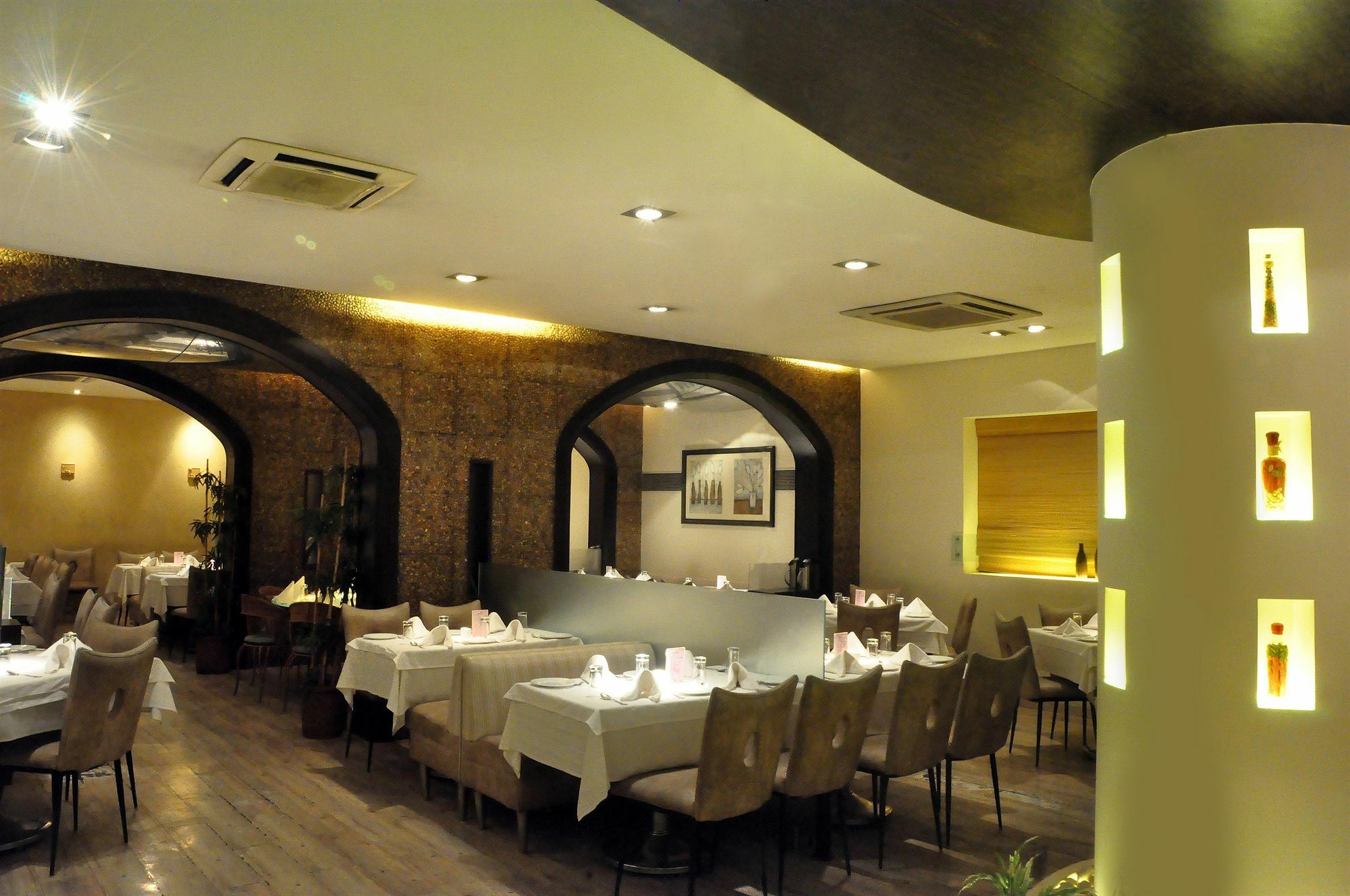 Abbott Hotel Navi Mumbai Eksteriør billede