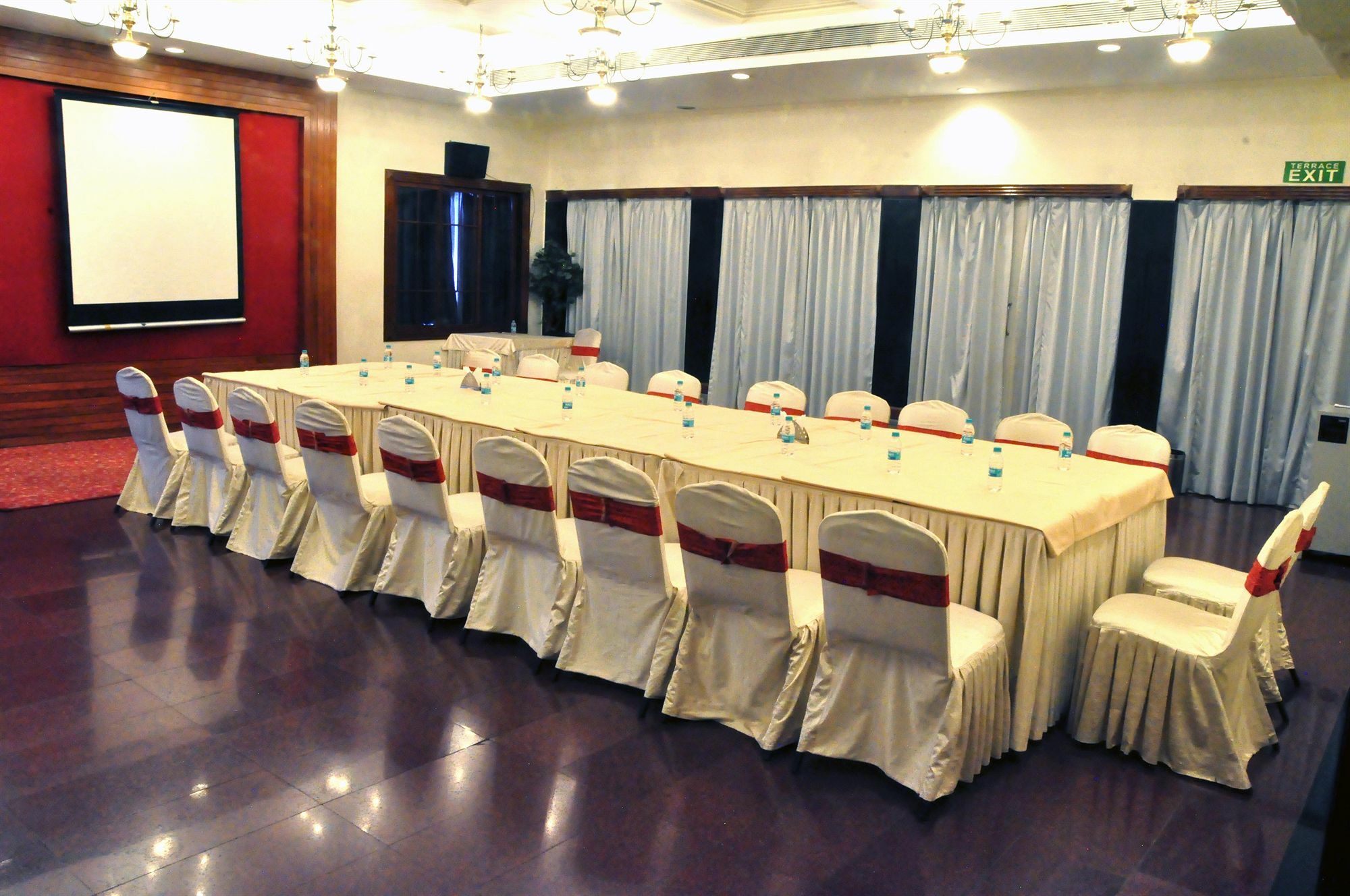 Abbott Hotel Navi Mumbai Eksteriør billede